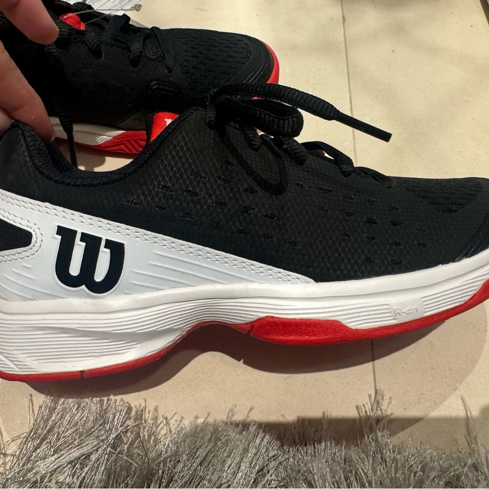 Wilson boys tennis sneaker size 2 BRAND BEW IN BOX